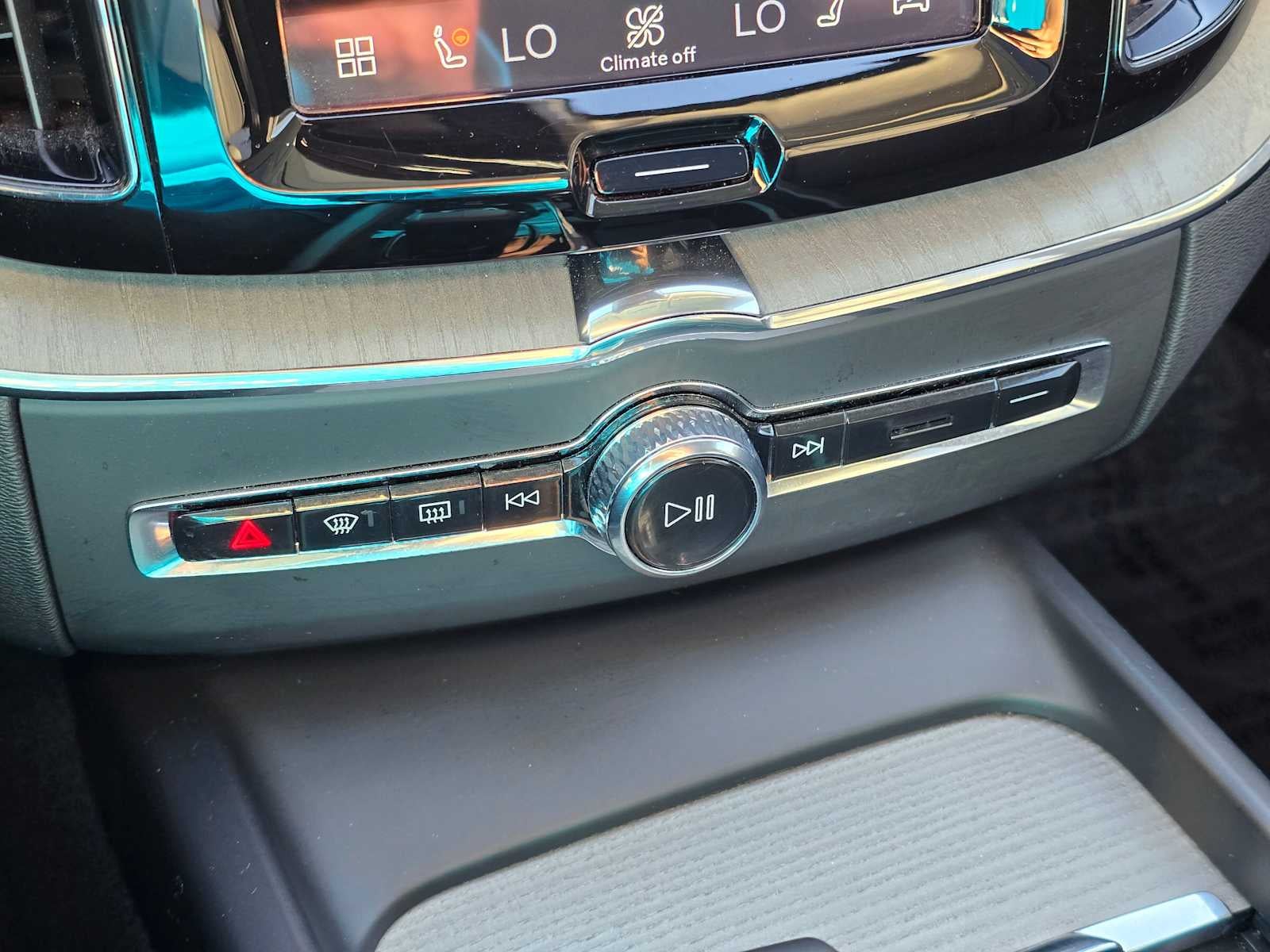 2025 Volvo XC60 Plus