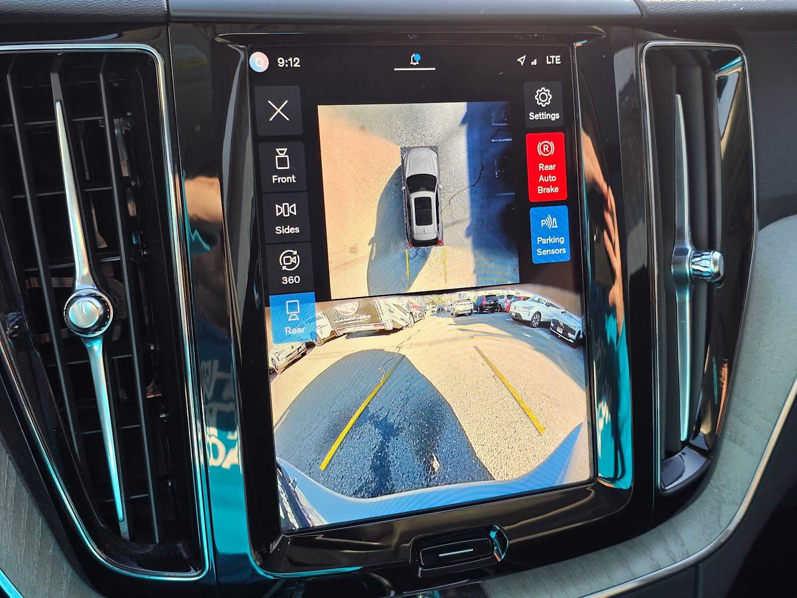 2025 Volvo XC60 Plus