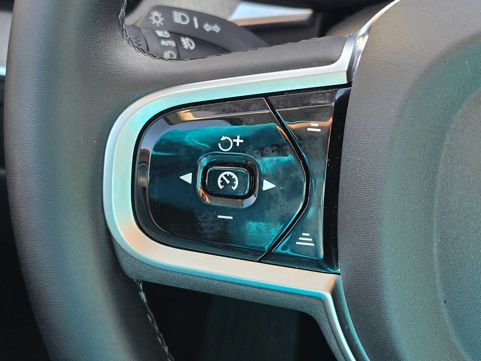 2025 Volvo XC60 Plus