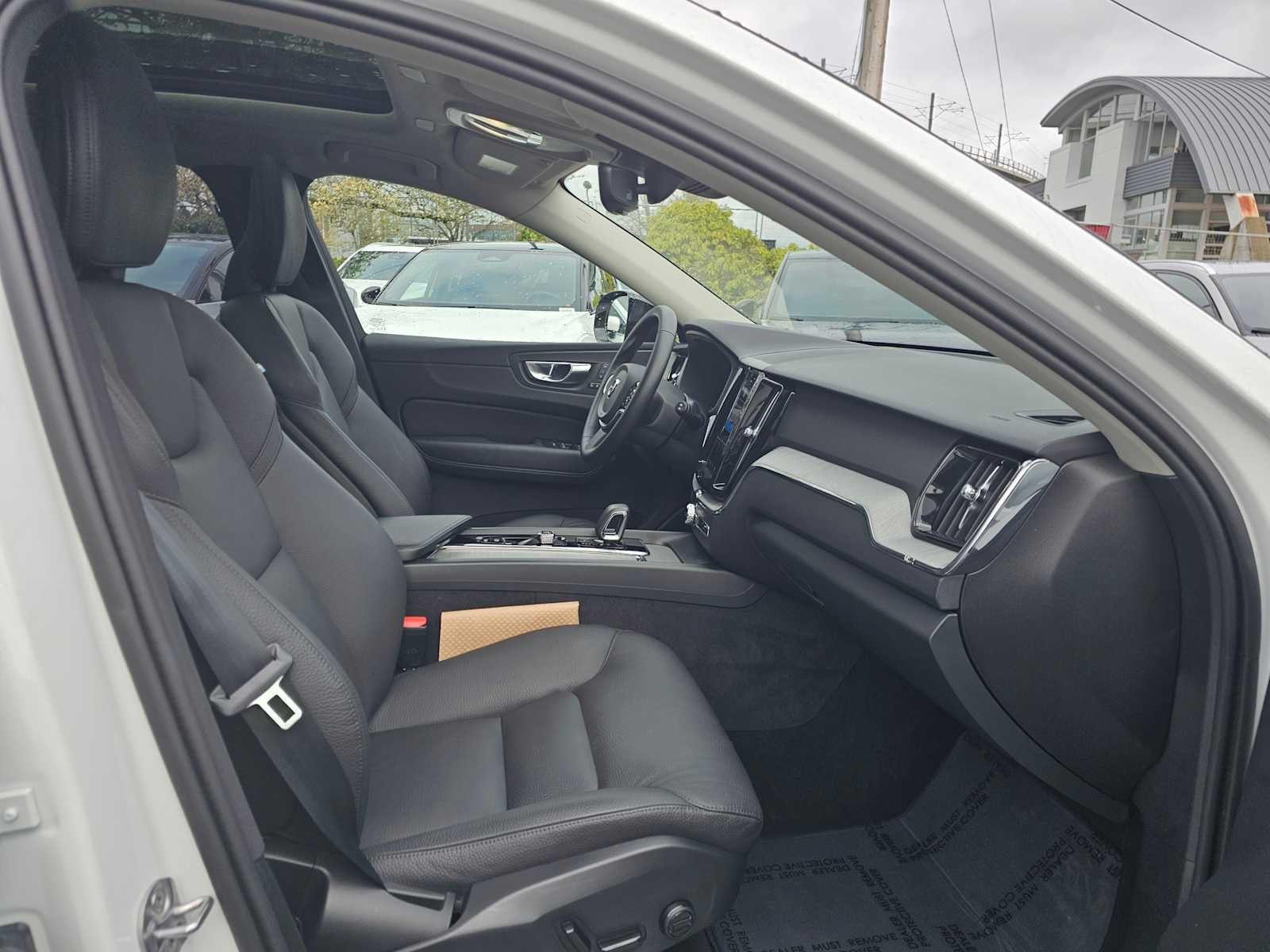 2025 Volvo XC60 Plus