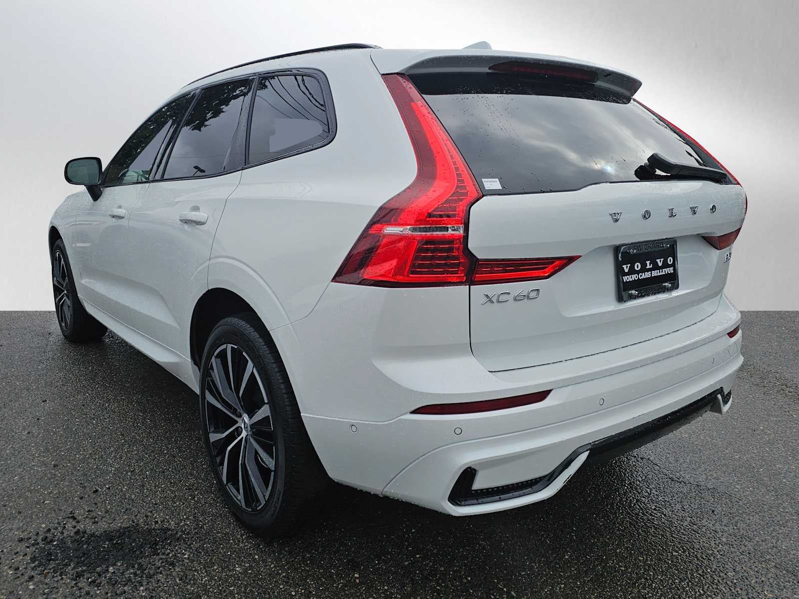 2025 Volvo XC60 Plus