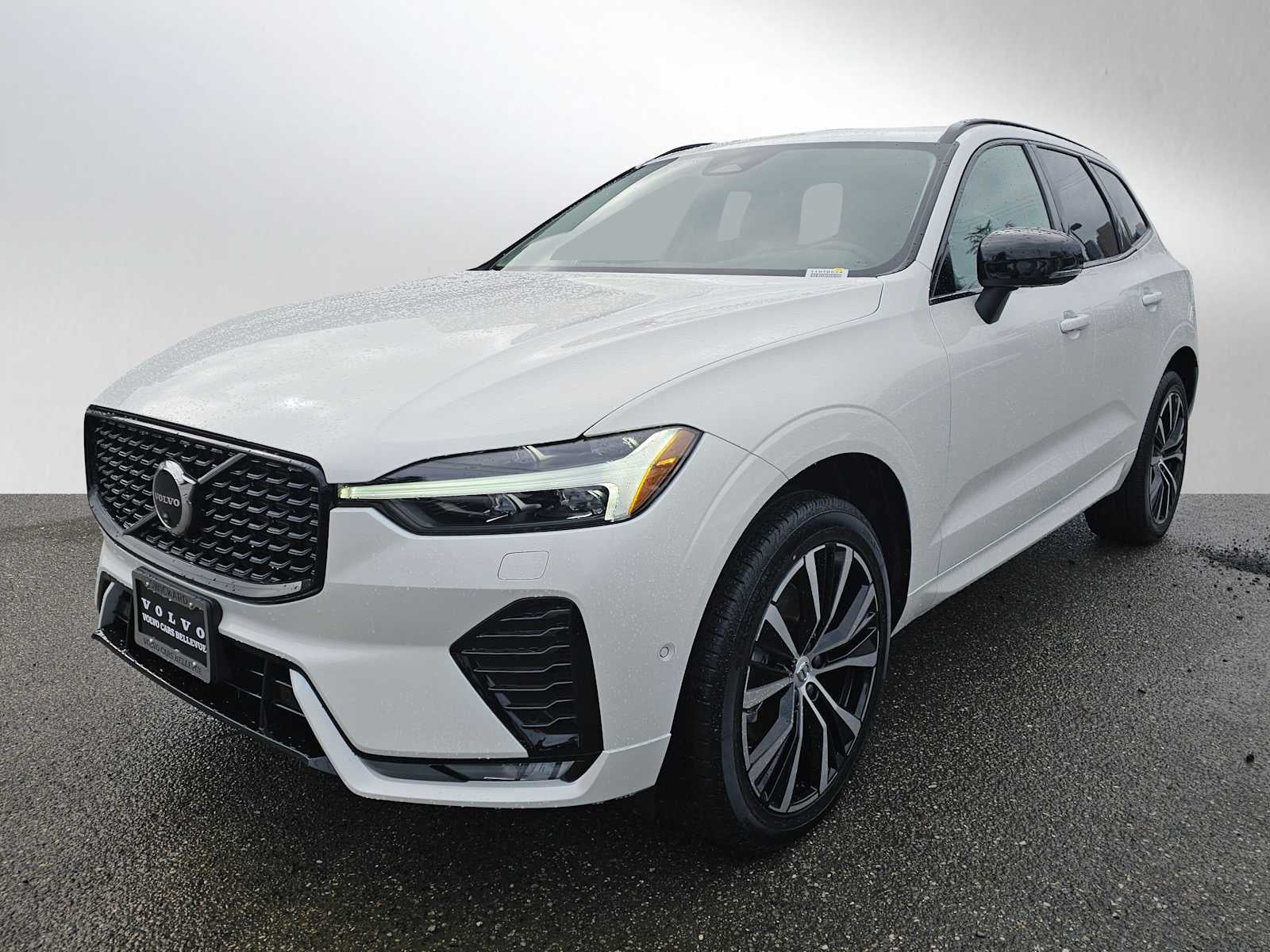2025 Volvo XC60 Plus