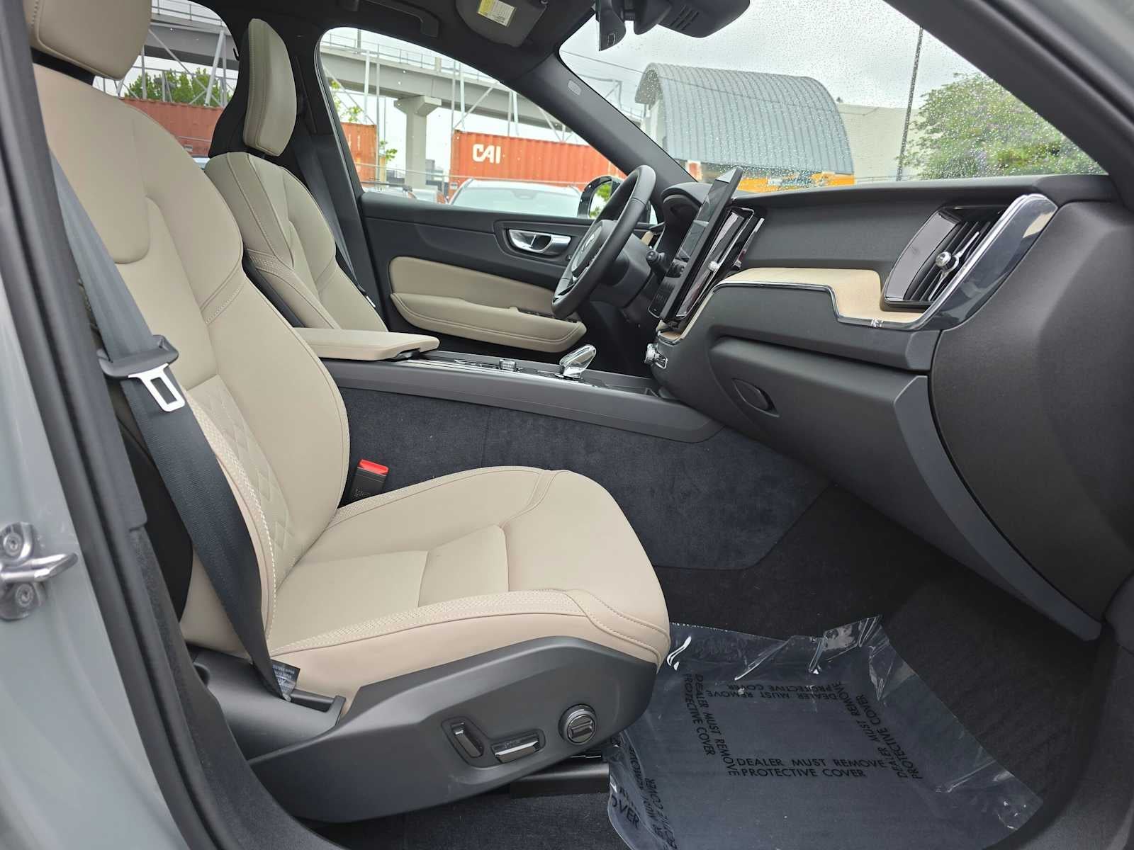 2026 Volvo XC60 Plus