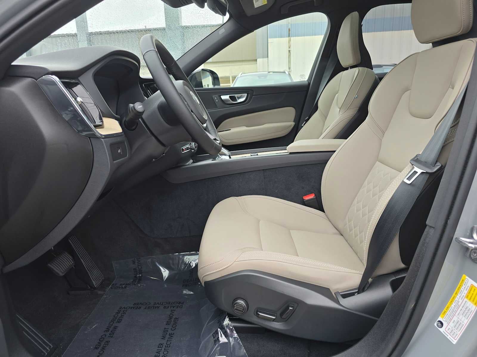2026 Volvo XC60 Plus