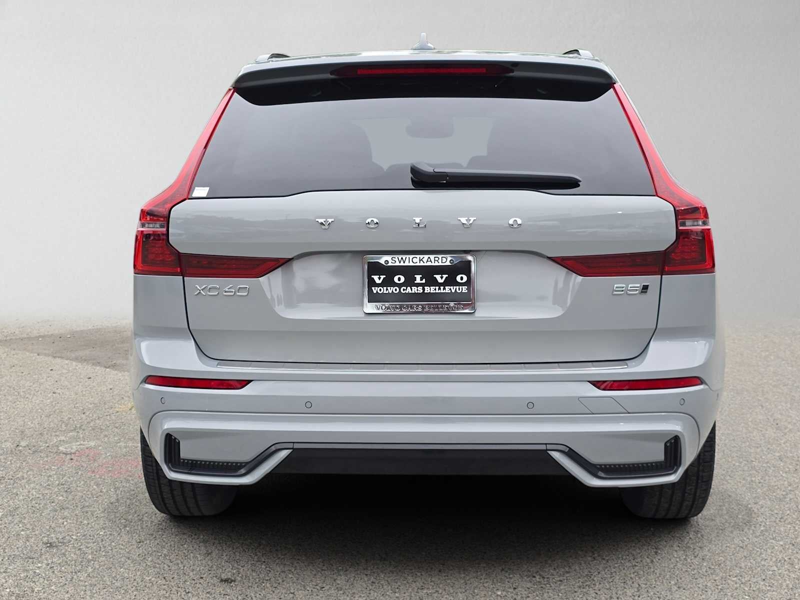 2026 Volvo XC60 Plus