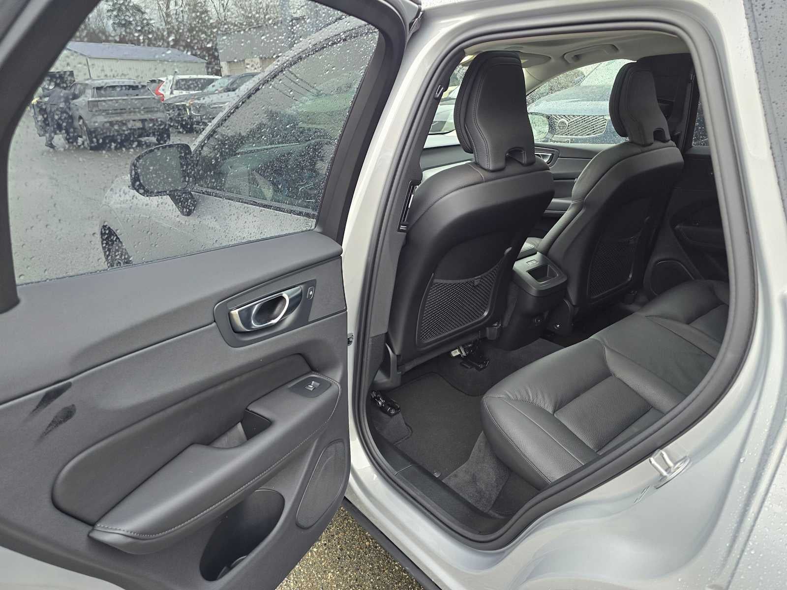 2025 Volvo XC60 Plus