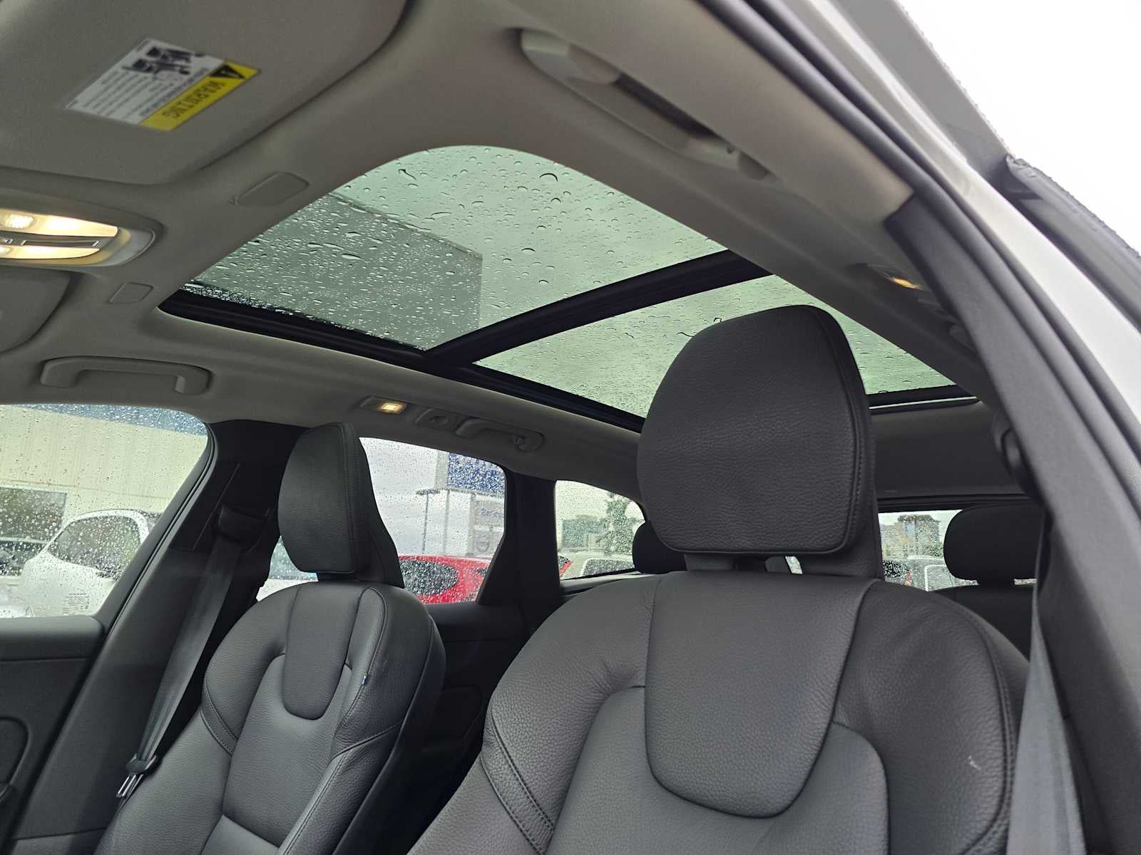 2025 Volvo XC60 Plus