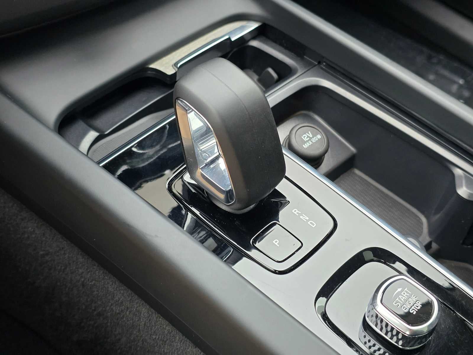 2025 Volvo XC60 Plus