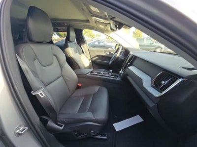 2025 Volvo XC60 Plus