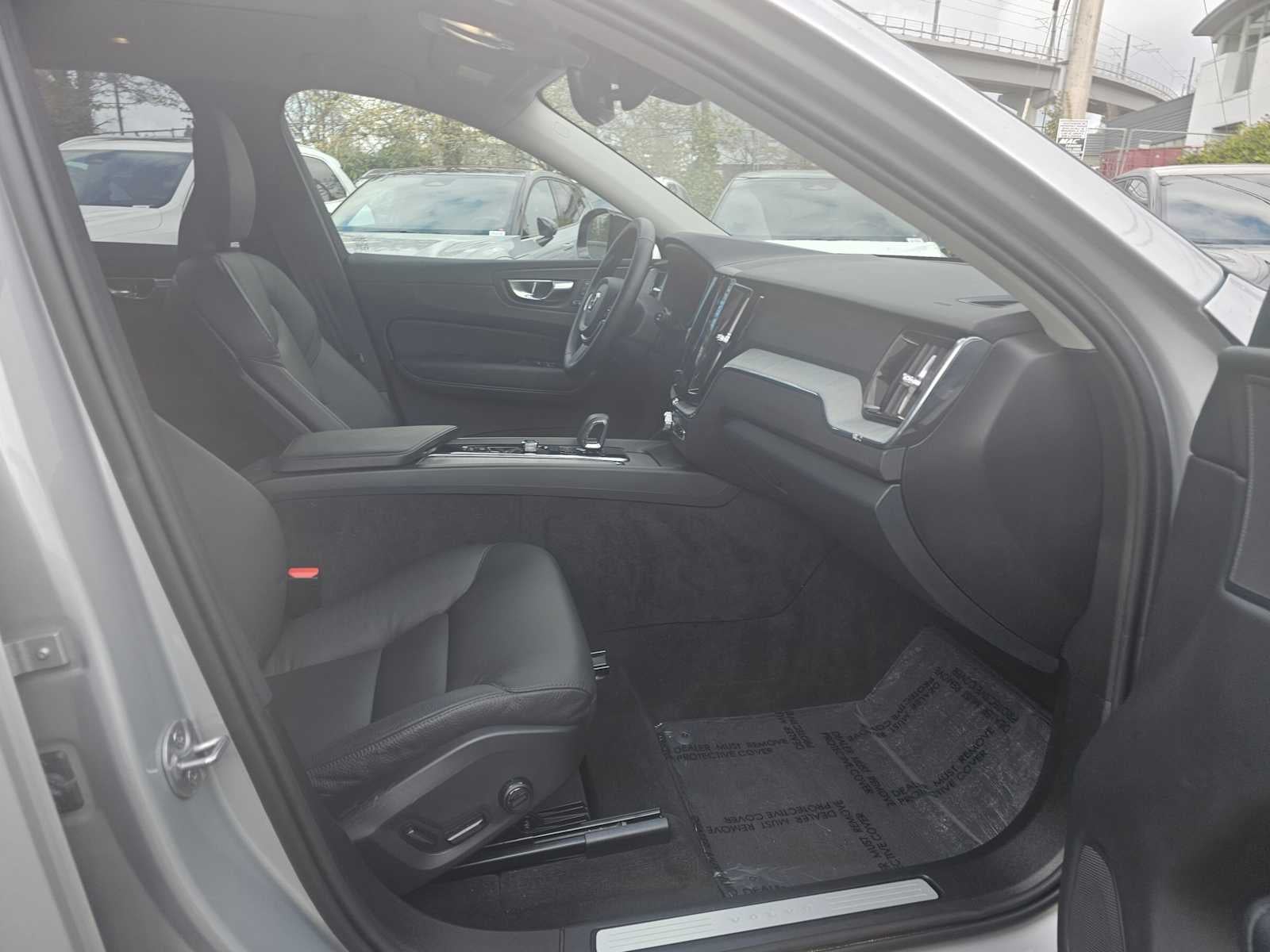 2025 Volvo XC60 Plus