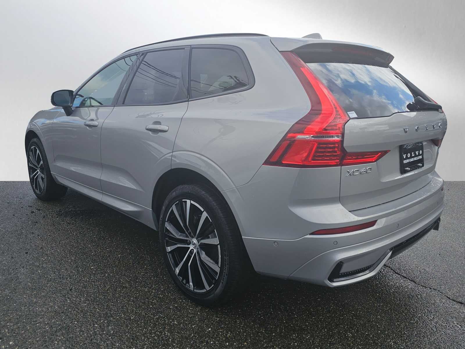 2025 Volvo XC60 Plus