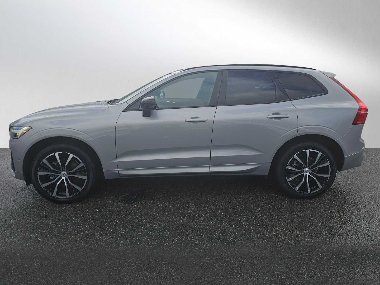2025 Volvo XC60 Plus