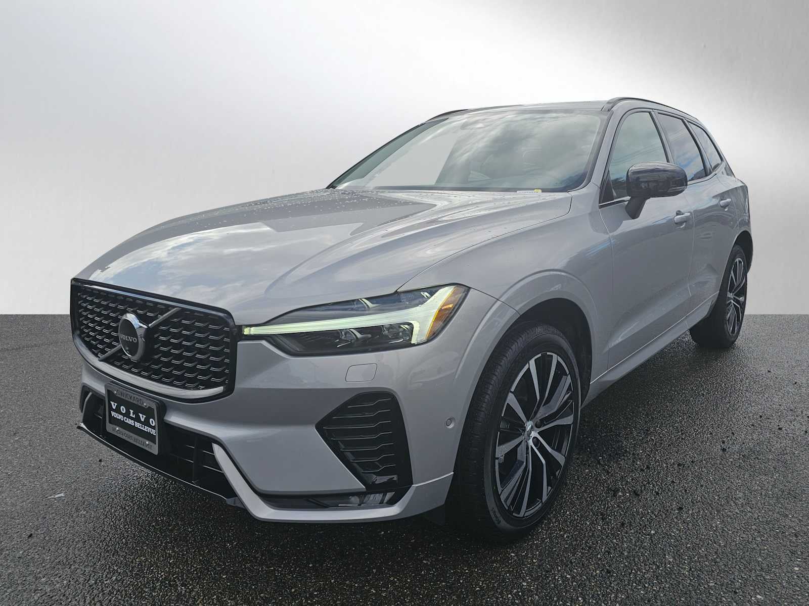 2025 Volvo XC60 Plus