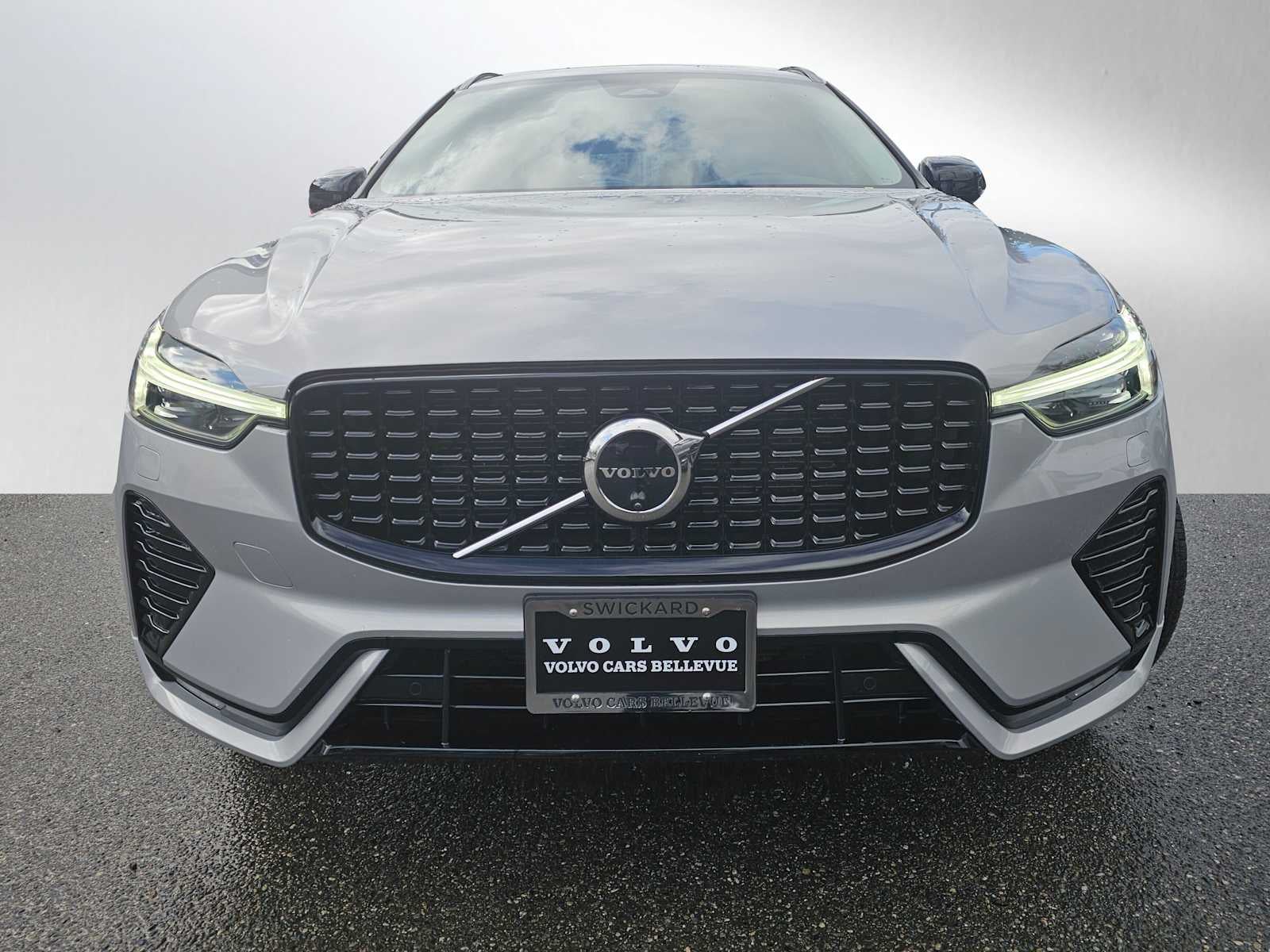2025 Volvo XC60 Plus