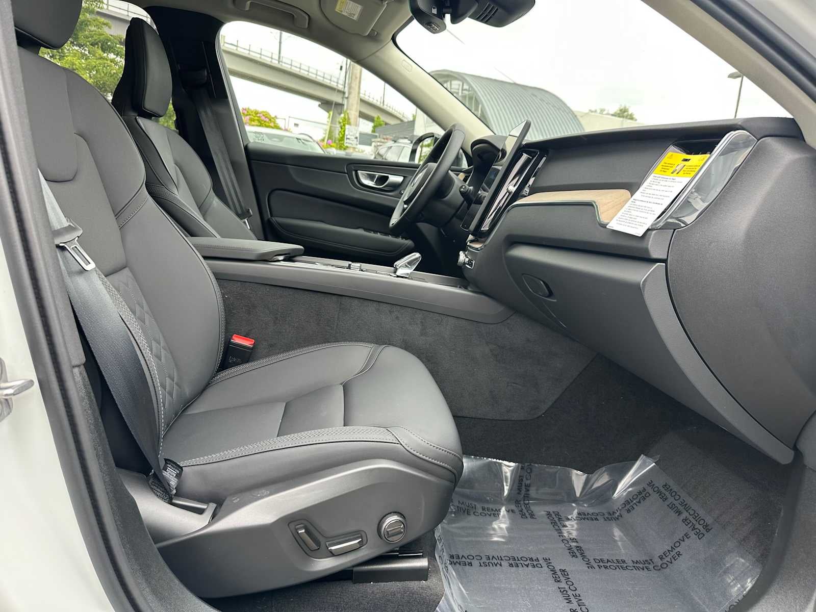2026 Volvo XC60 Plus