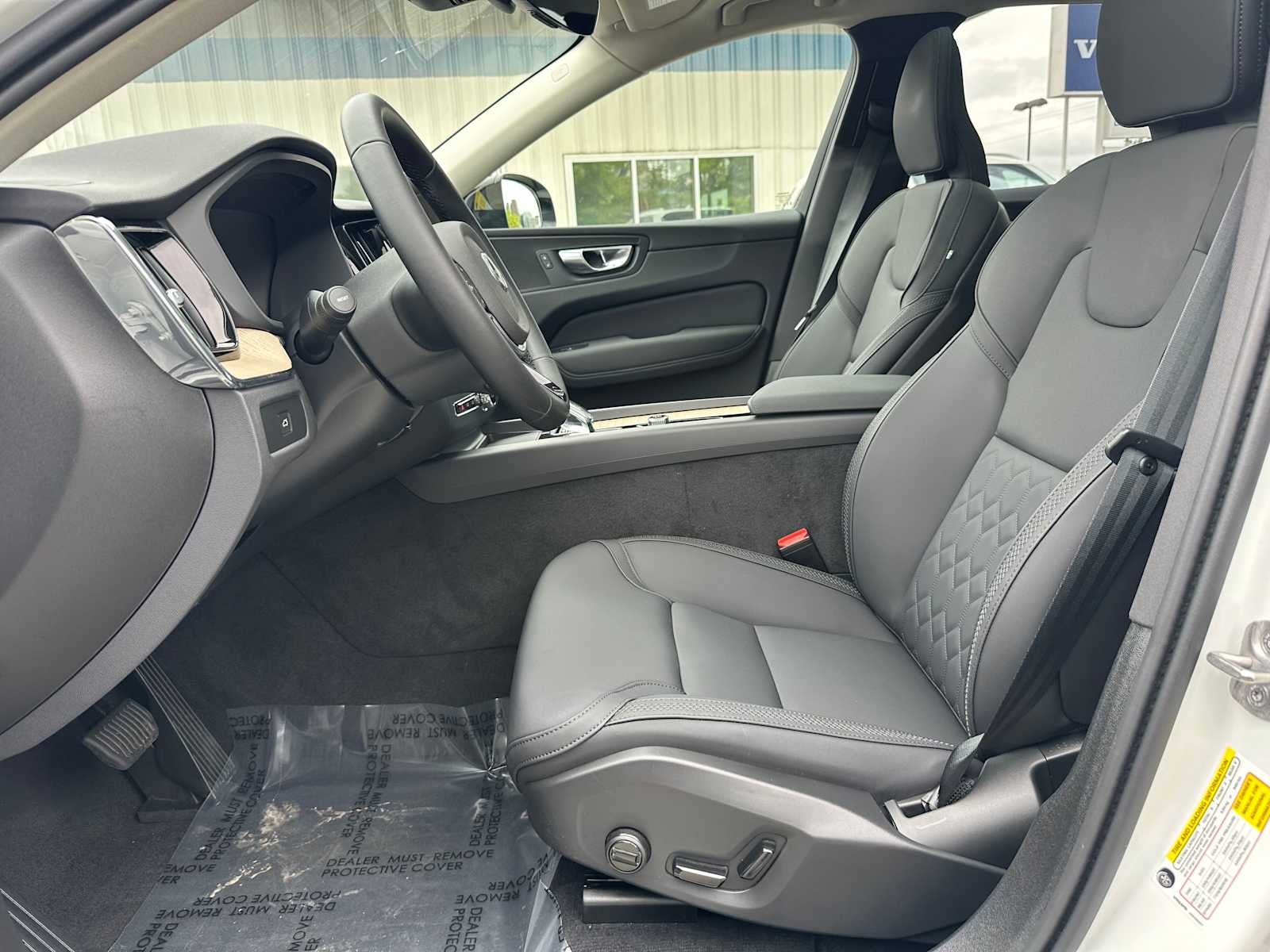 2026 Volvo XC60 Plus