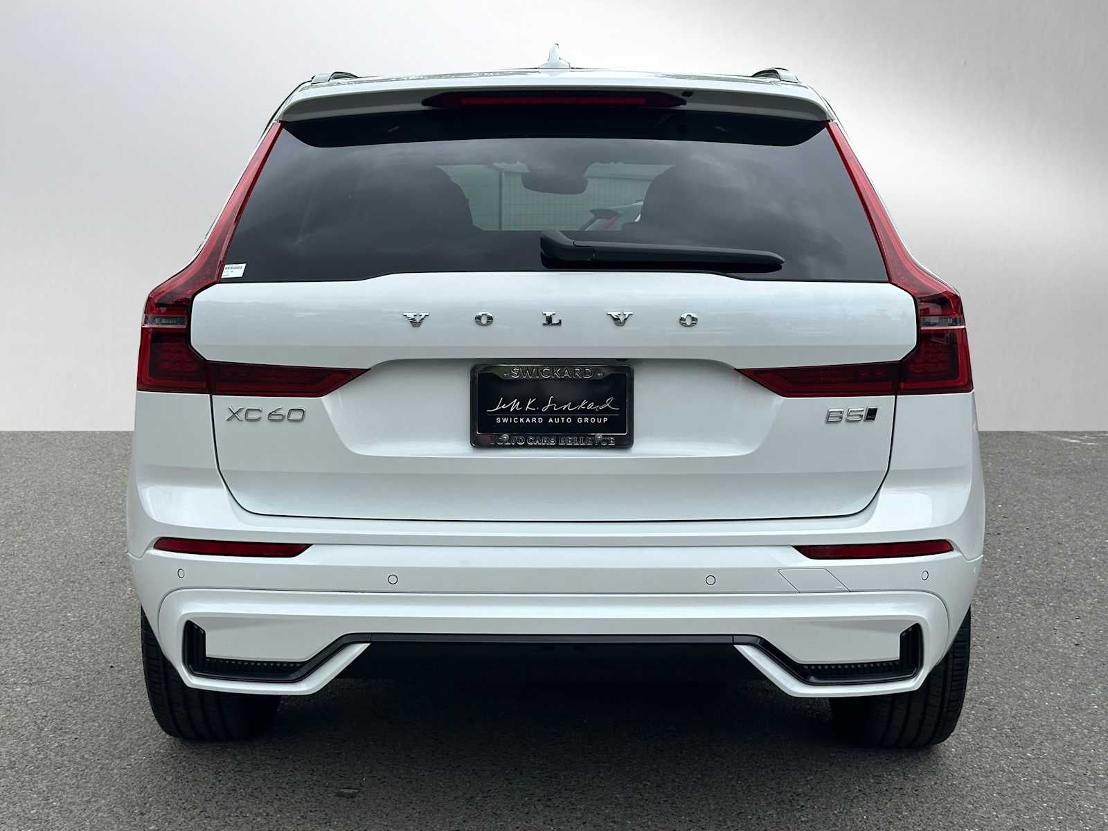 2026 Volvo XC60 Plus