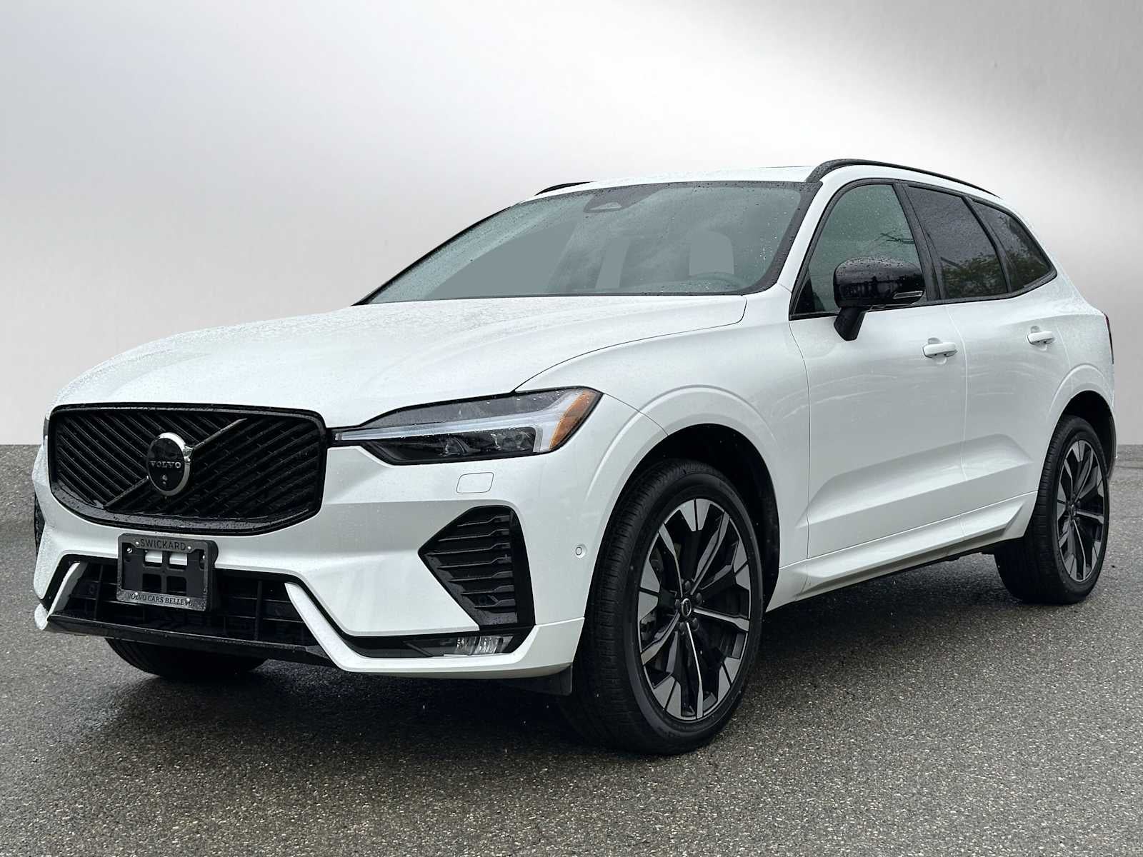 2026 Volvo XC60 Plus