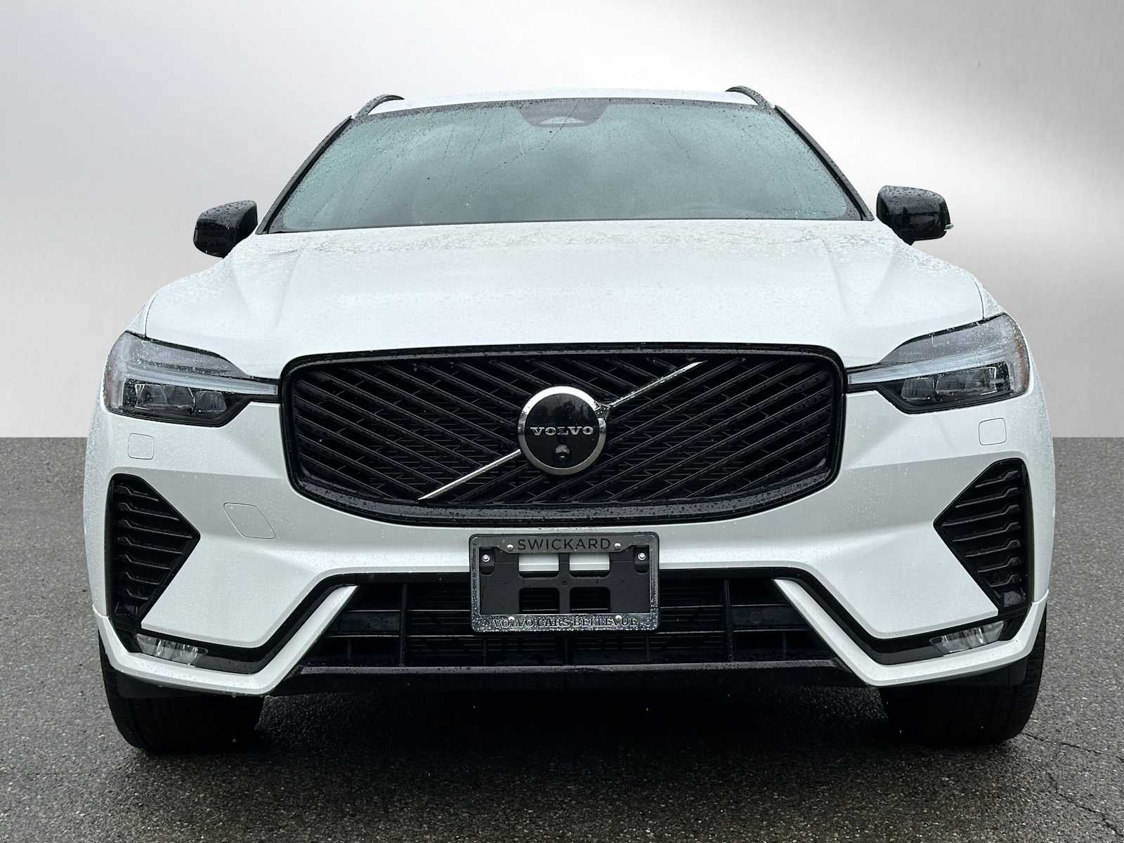 2026 Volvo XC60 Plus