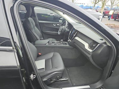 2025 Volvo XC60 Plus