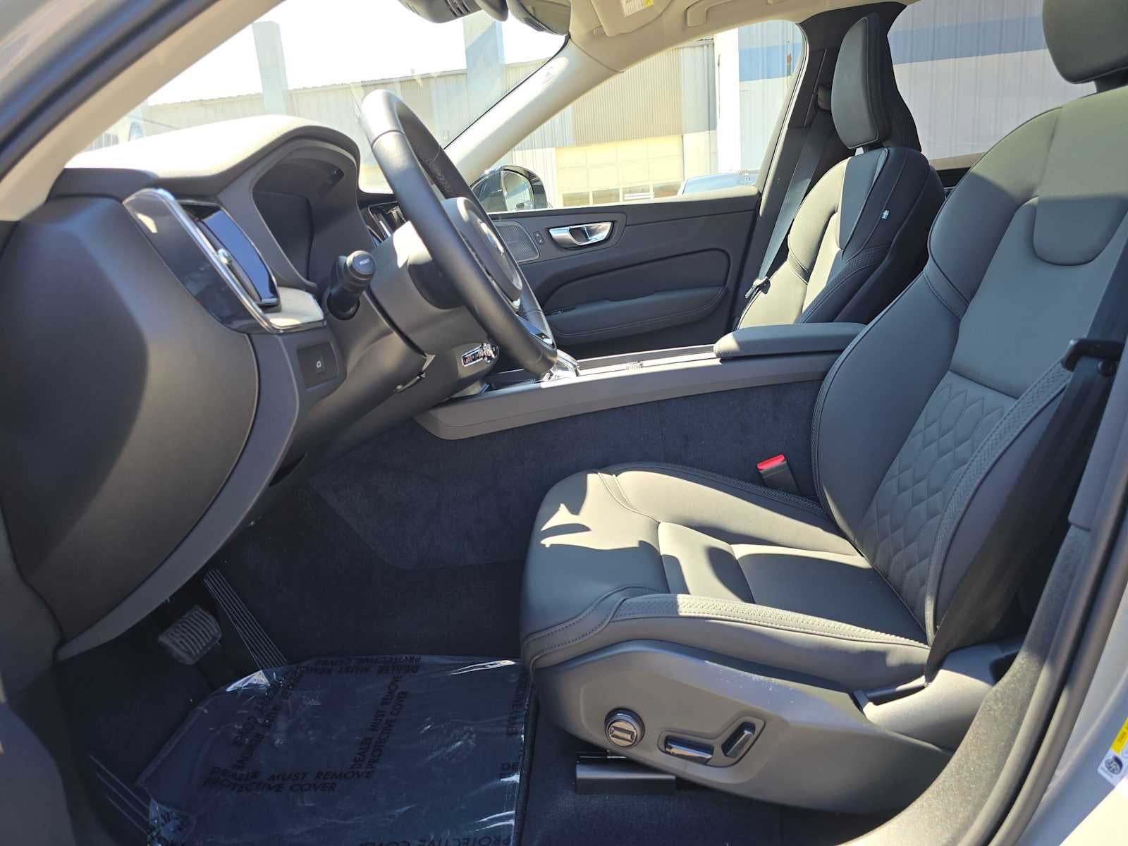 2026 Volvo XC60 Plus