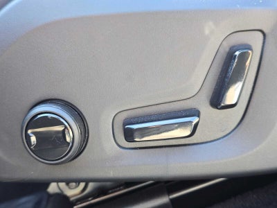 2026 Volvo XC60 Plus