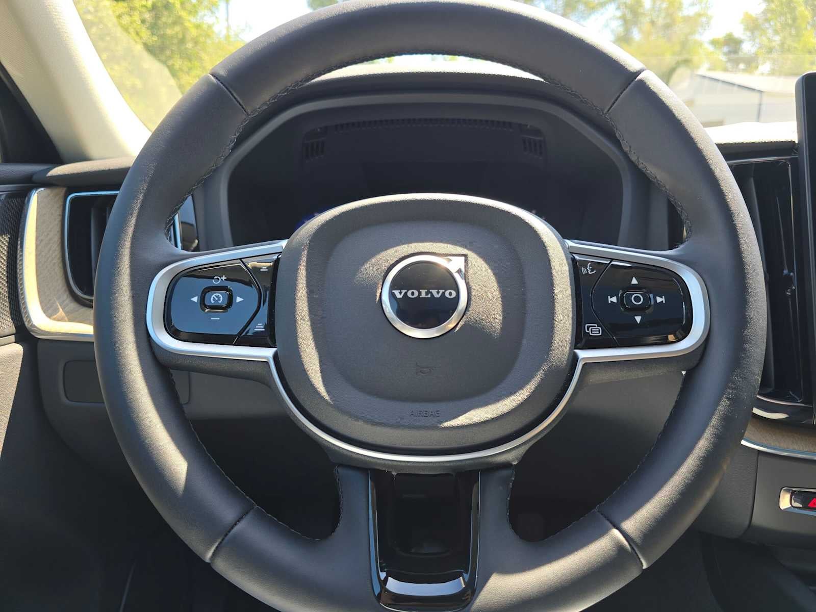 2026 Volvo XC60 Plus