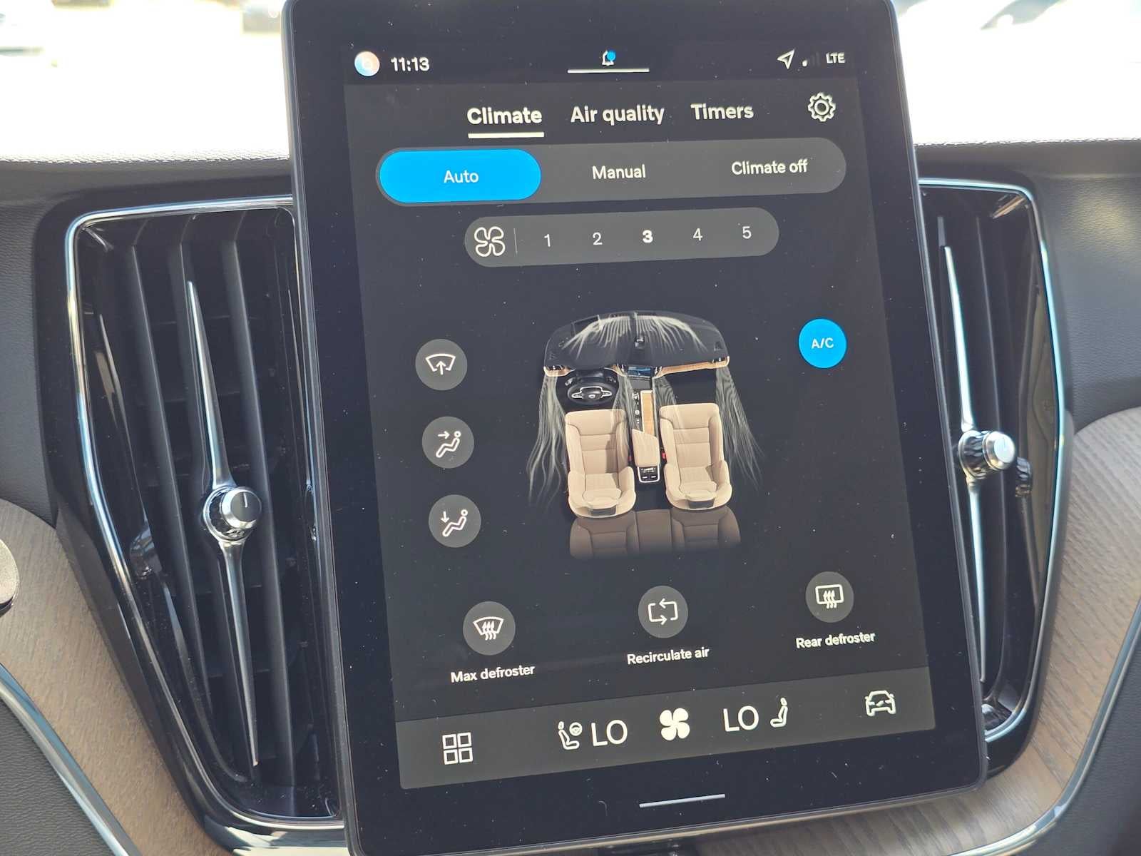2026 Volvo XC60 Plus
