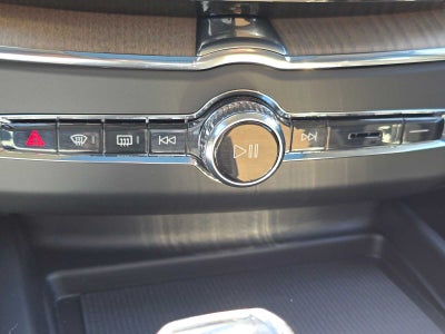 2026 Volvo XC60 Plus