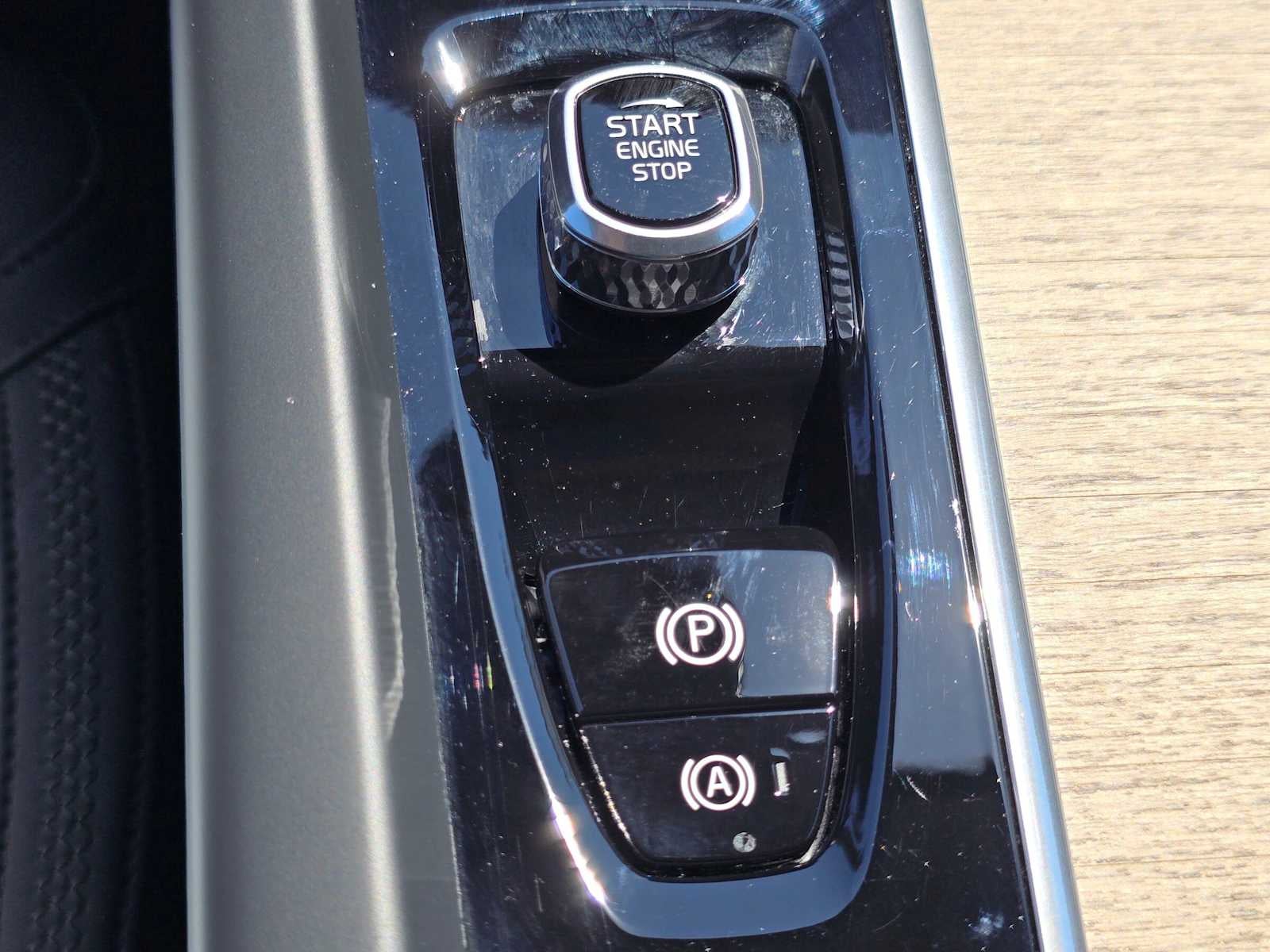 2026 Volvo XC60 Plus