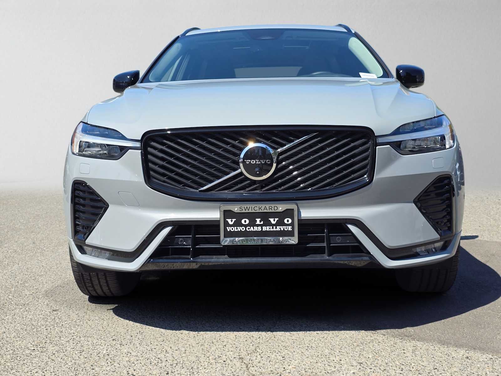 2026 Volvo XC60 Plus