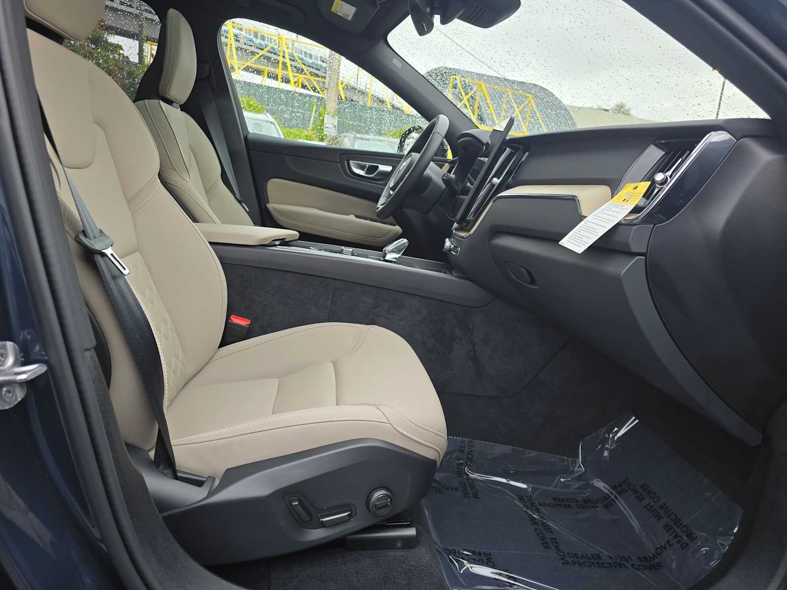 2026 Volvo XC60 Plus