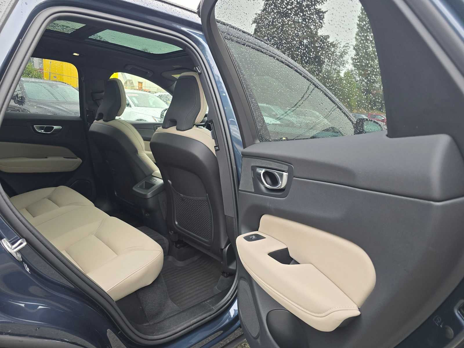 2026 Volvo XC60 Plus