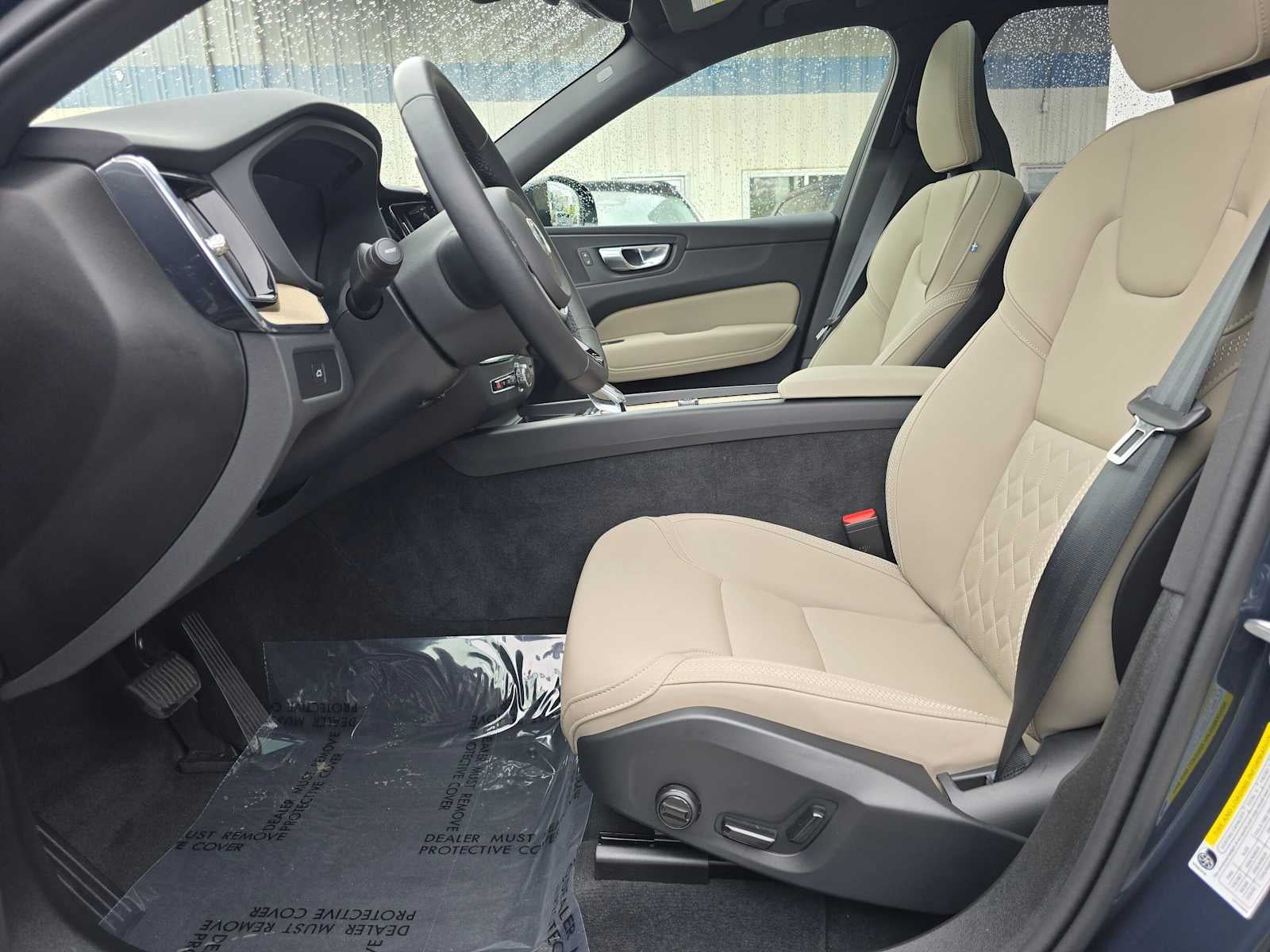 2026 Volvo XC60 Plus