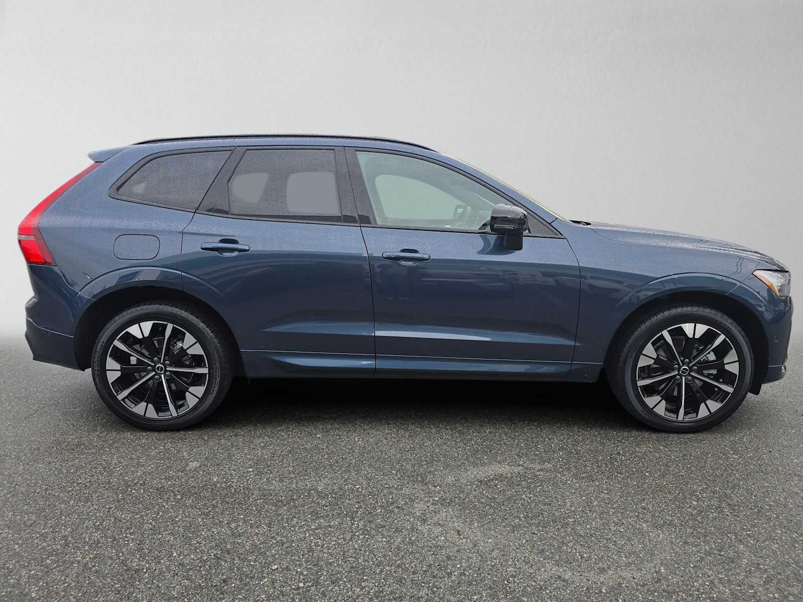 2026 Volvo XC60 Plus