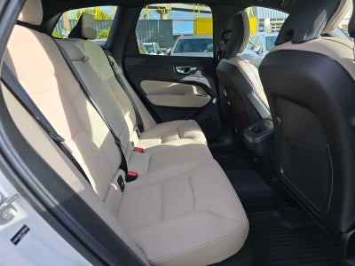 2026 Volvo XC60 Plus