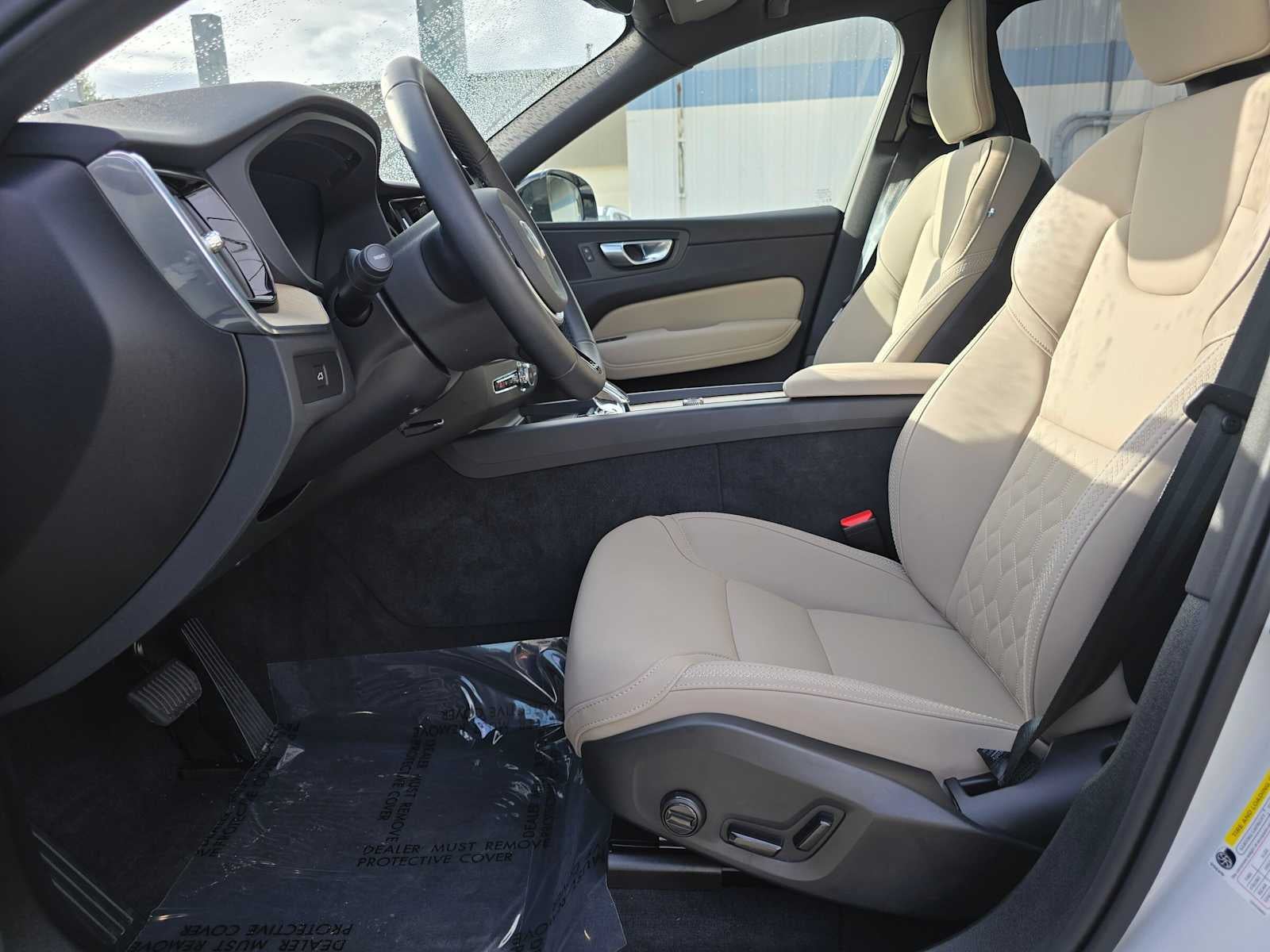 2026 Volvo XC60 Plus