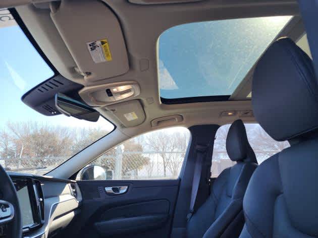 2025 Volvo XC60 Plus