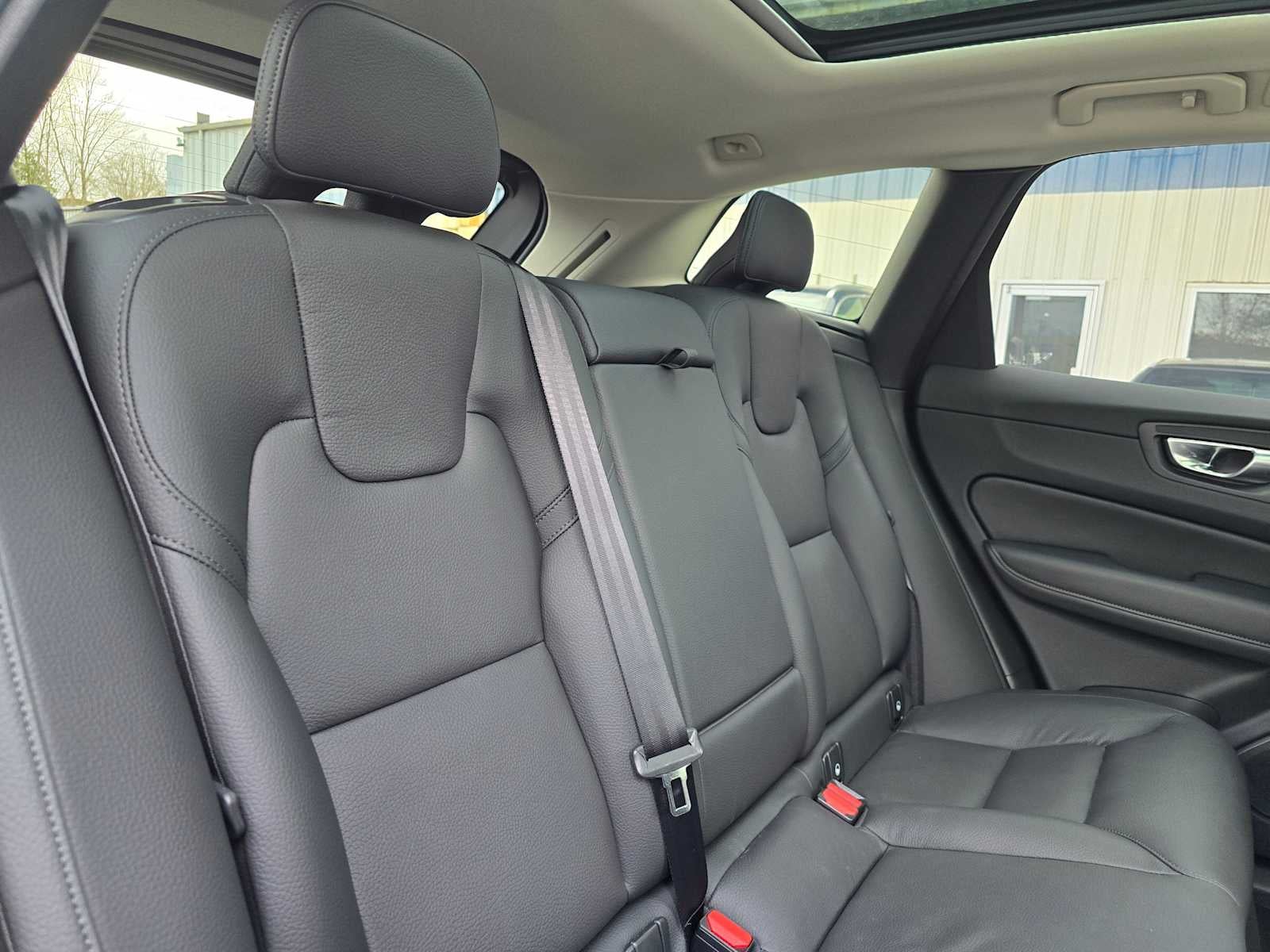 2025 Volvo XC60 Plus