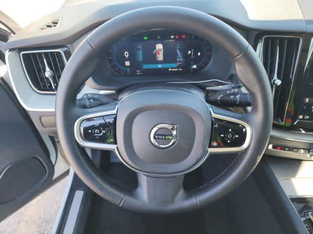 2025 Volvo XC60 Plus