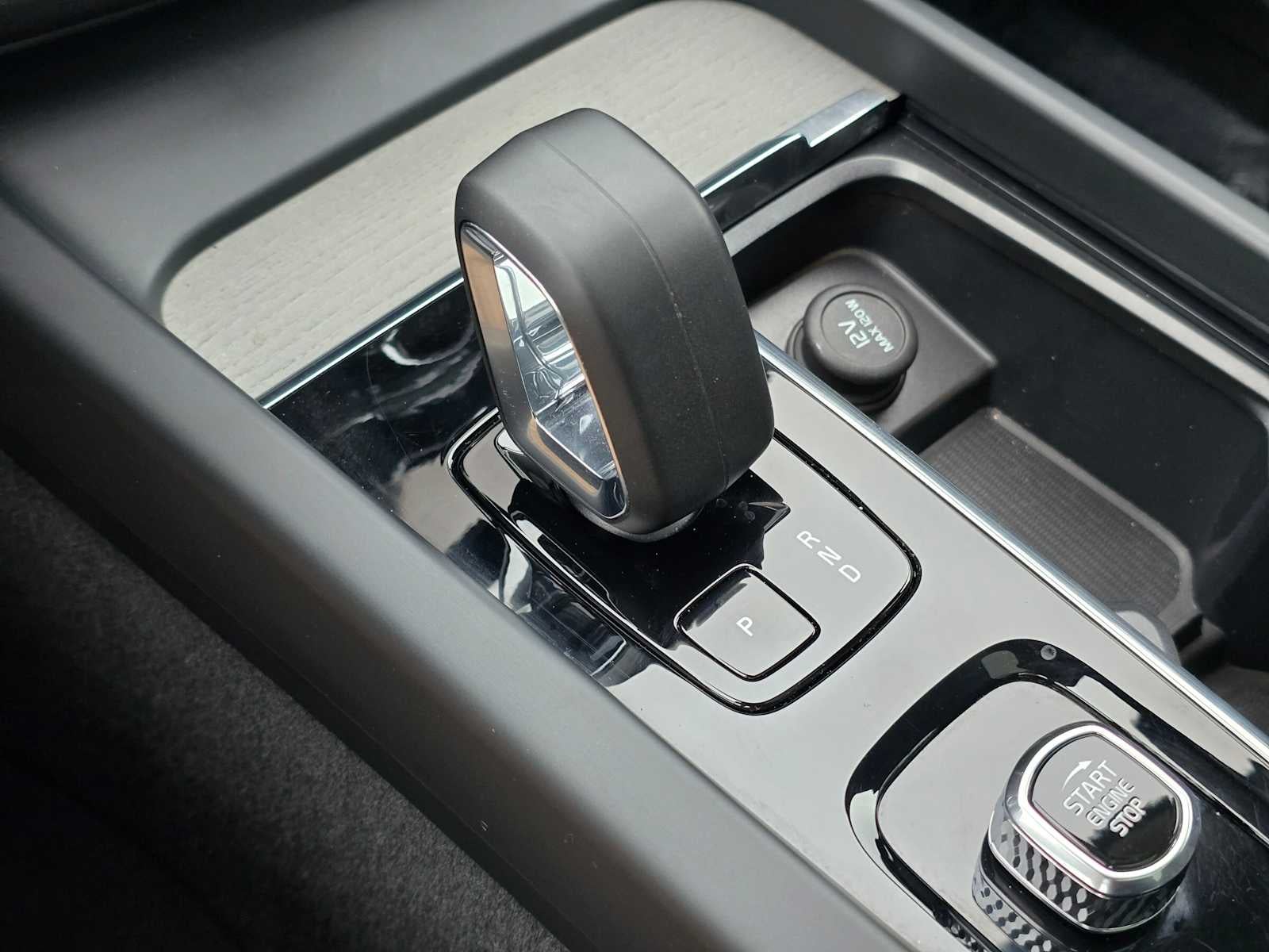 2025 Volvo XC60 Plus