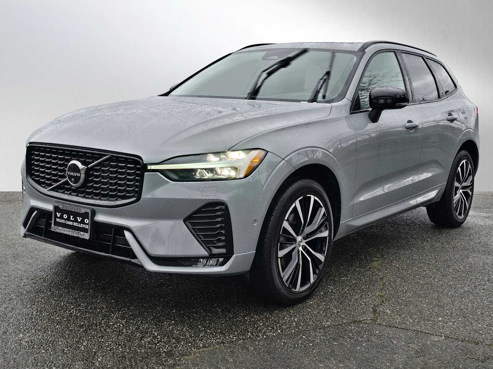 2025 Volvo XC60 Plus