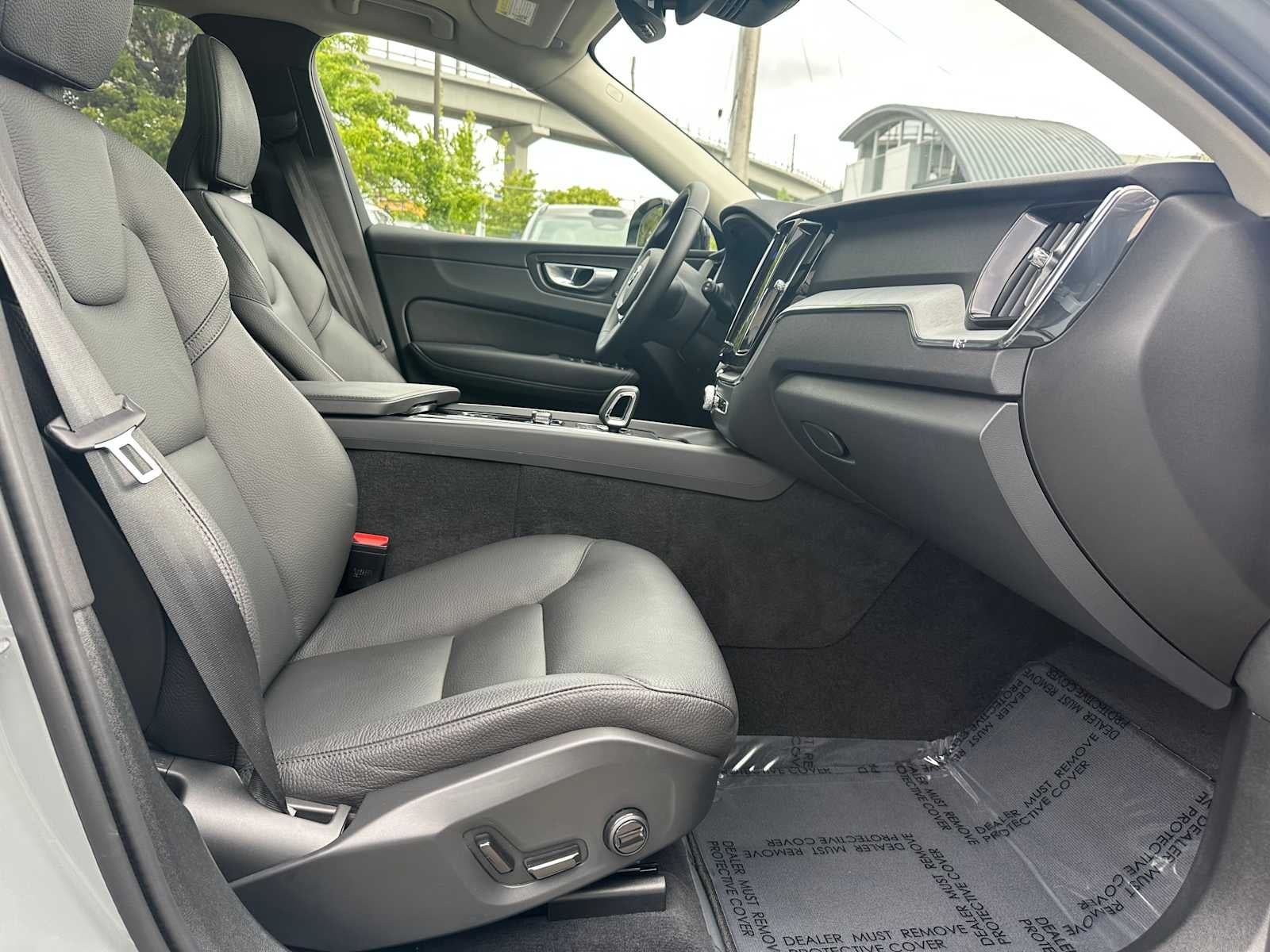 2025 Volvo XC60 Plus