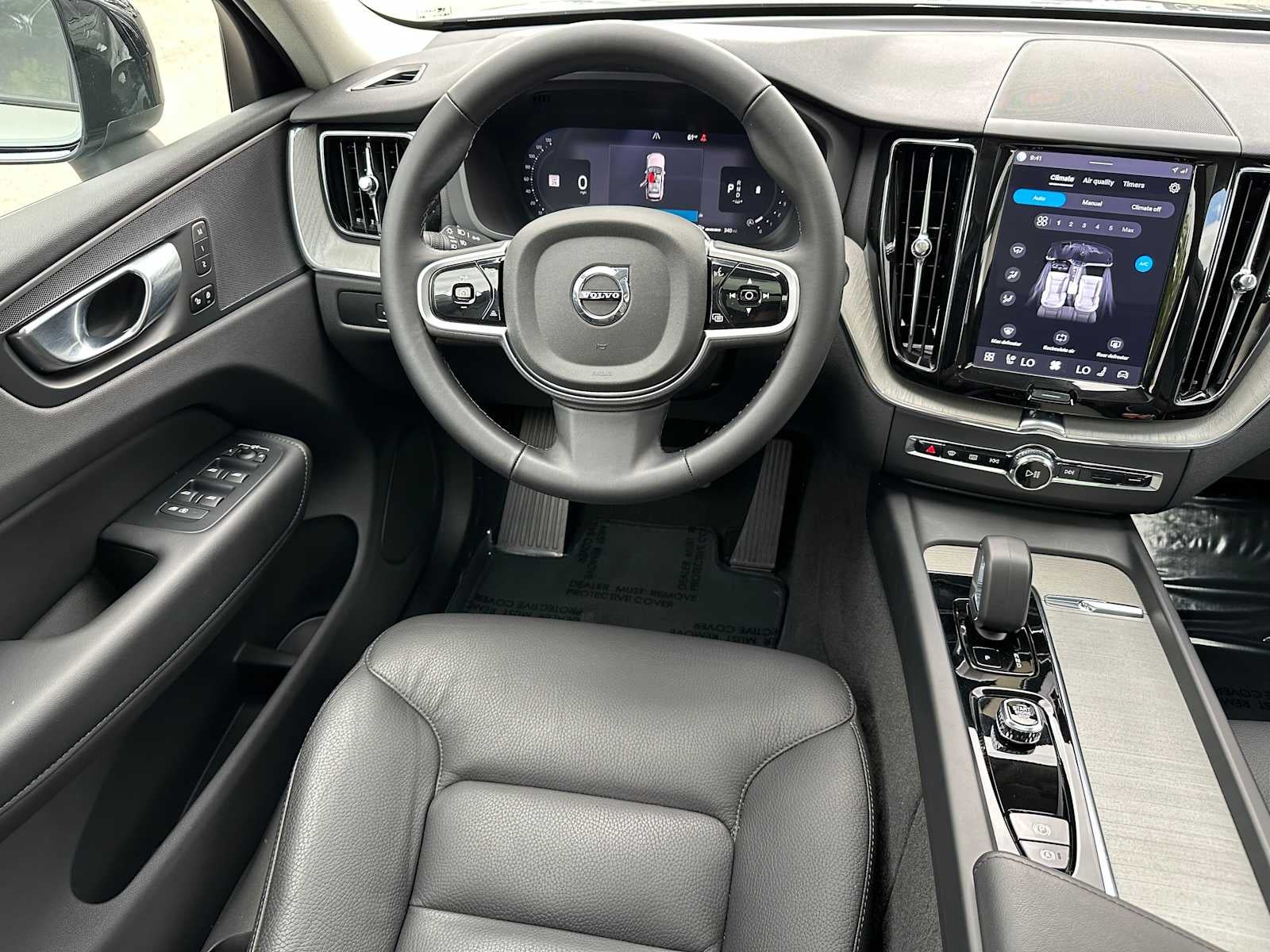 2025 Volvo XC60 Plus