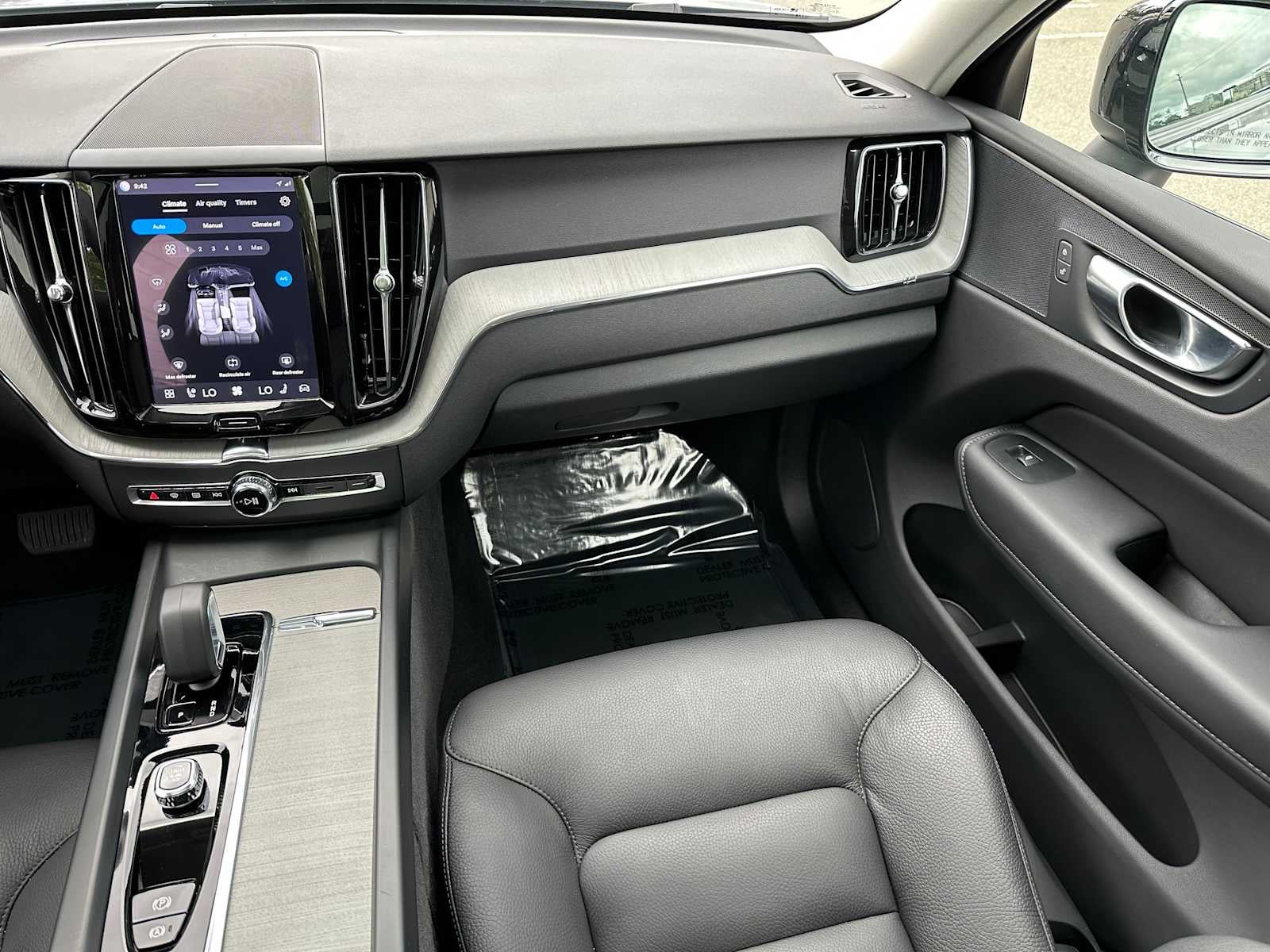 2025 Volvo XC60 Plus