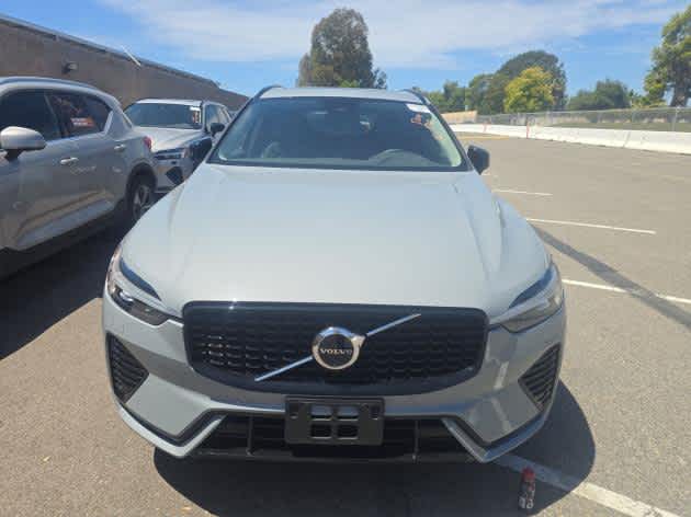 2025 Volvo XC60 Plus