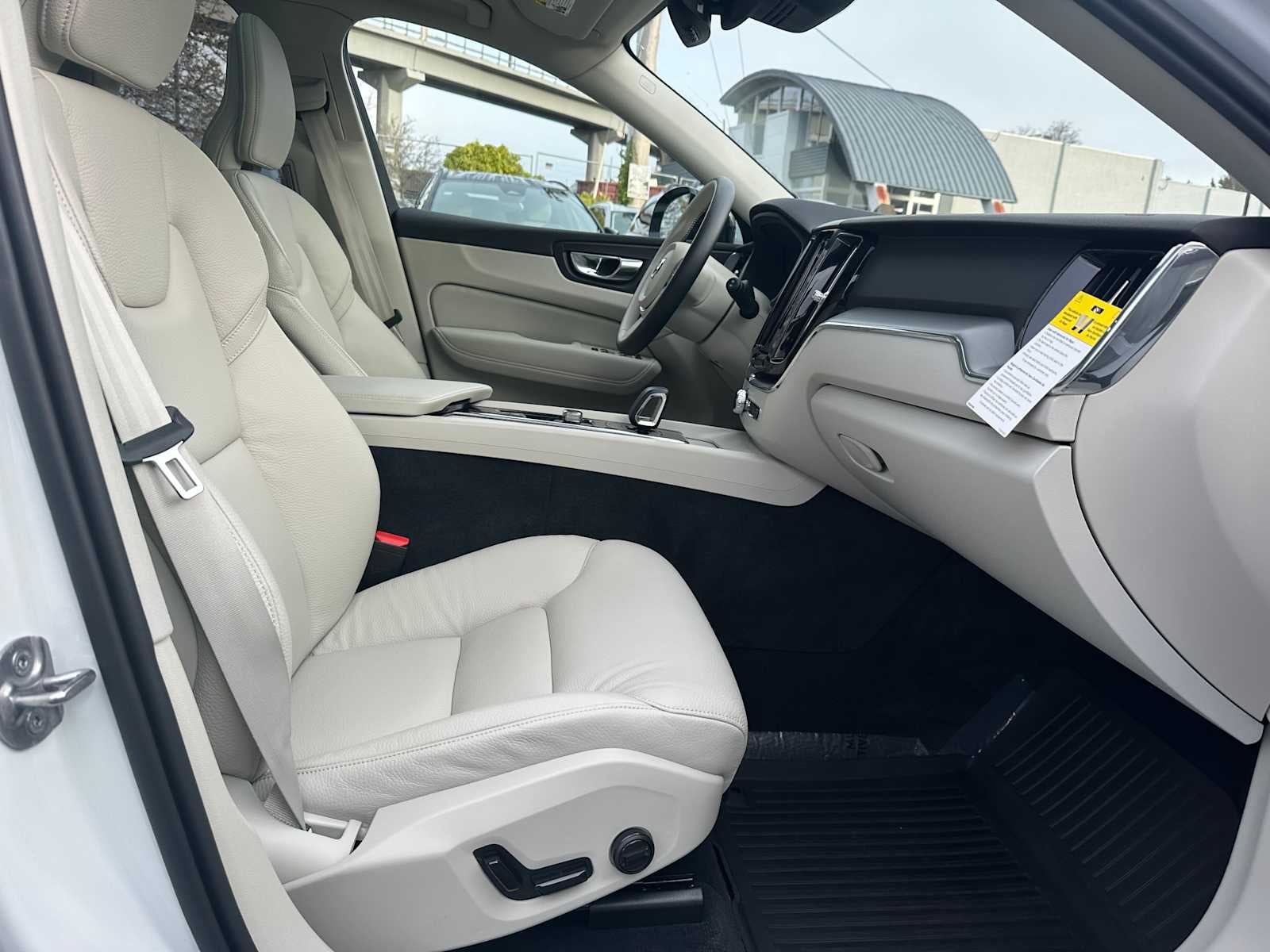 2025 Volvo XC60 Plus