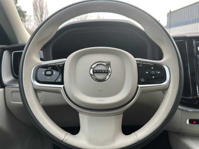 2025 Volvo XC60 Plus