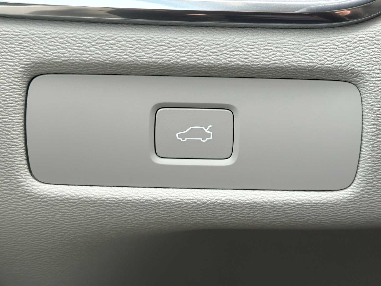 2025 Volvo XC60 Plus