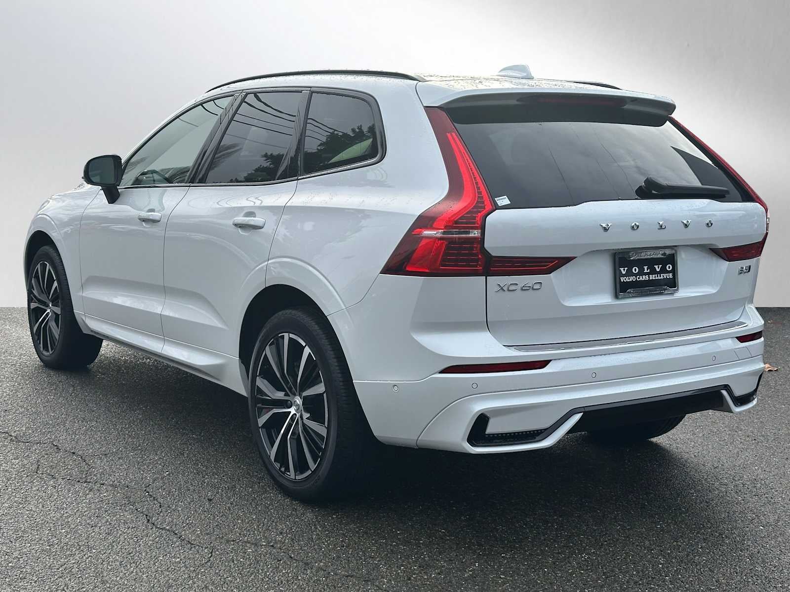 2025 Volvo XC60 Plus